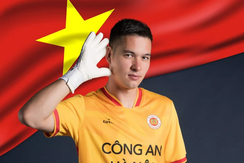 Thủ môn Nguyễn Phillip là cầu thủ mới nhất nhập tịch Việt Nam 